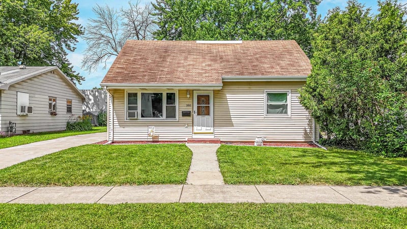 180 Denhardt Ave, Neenah, WI 54956