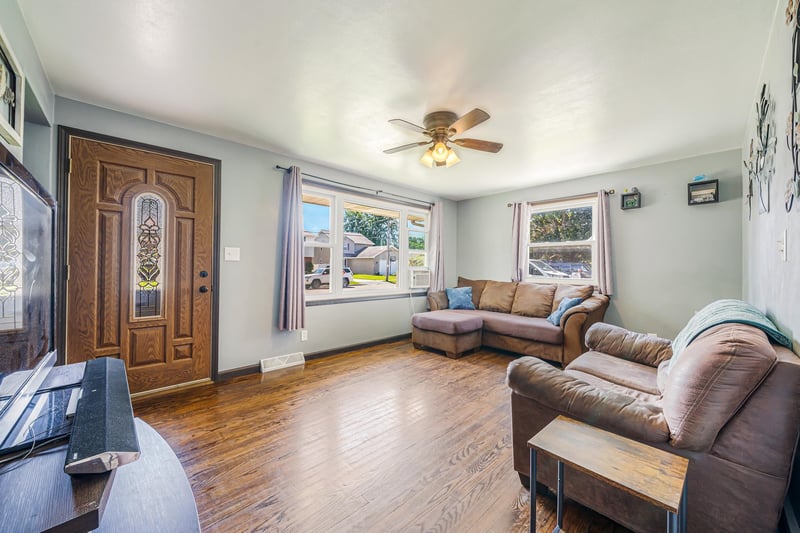 180 Denhardt Ave, Neenah, WI 54956