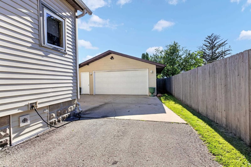 669 Boyd St, Oshkosh, WI 54901