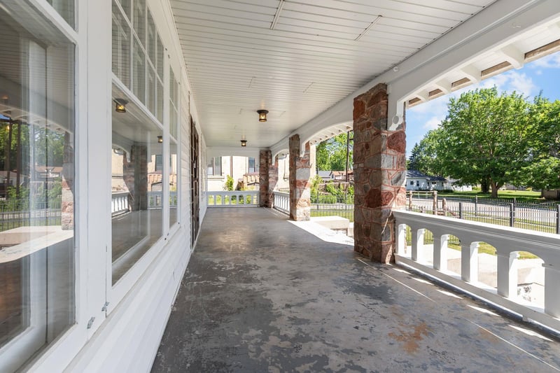 105 State St, Chilton, WI 53014-1353