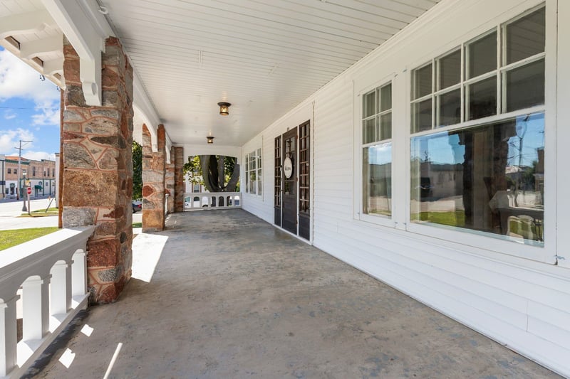 105 State St, Chilton, WI 53014-1353