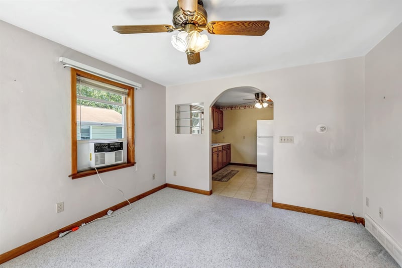 1192 Bond St, Green Bay, WI 54303