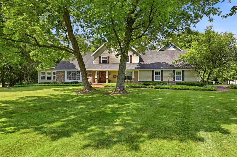W2530 Brookhaven Dr, Appleton, WI 54915