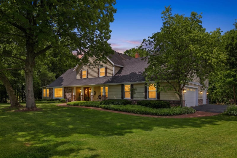 W2530 Brookhaven Dr, Appleton, WI 54915