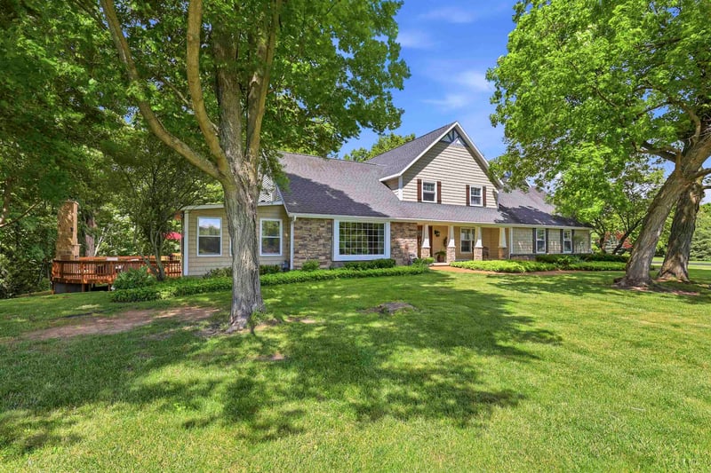 W2530 Brookhaven Dr, Appleton, WI 54915