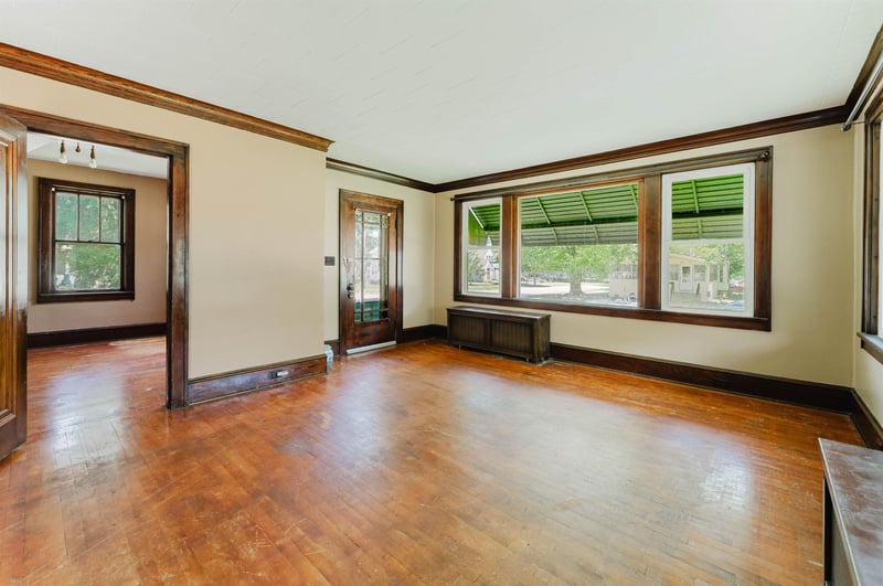 841 Mt Vernon St, Oshkosh, WI 54901
