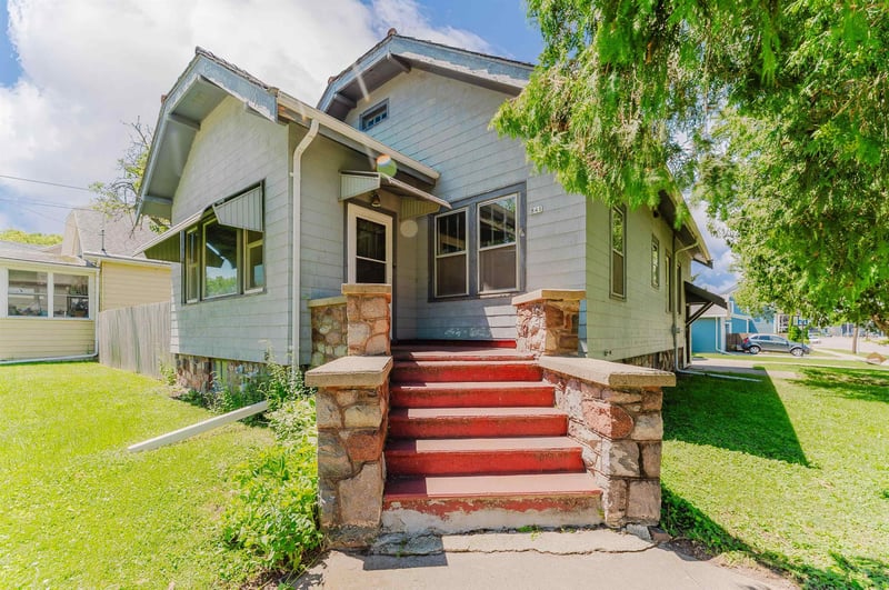 841 Mt Vernon St, Oshkosh, WI 54901