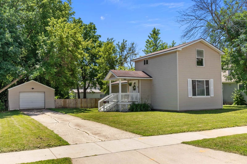 23 Nevada Ave, Oshkosh, WI 54901-2953