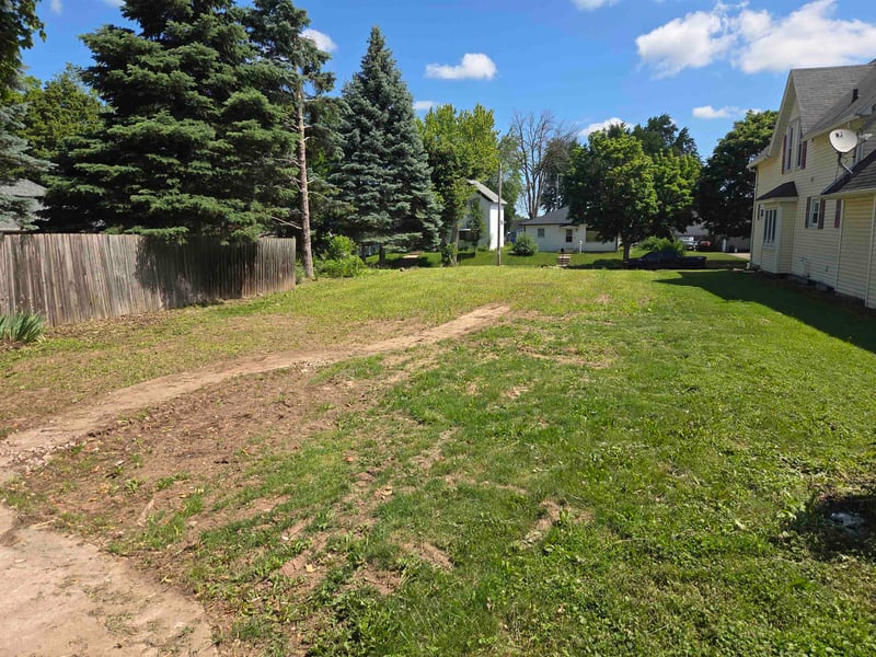 105 5th St, Kaukauna, WI 54130