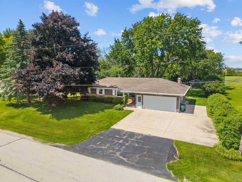 5730 Sandra Dr, Appleton, WI 54913