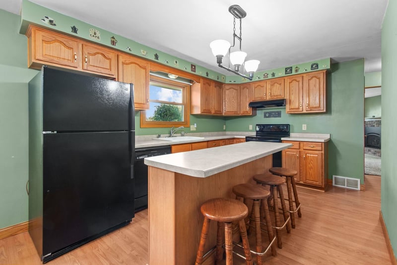 5730 Sandra Dr, Appleton, WI 54913