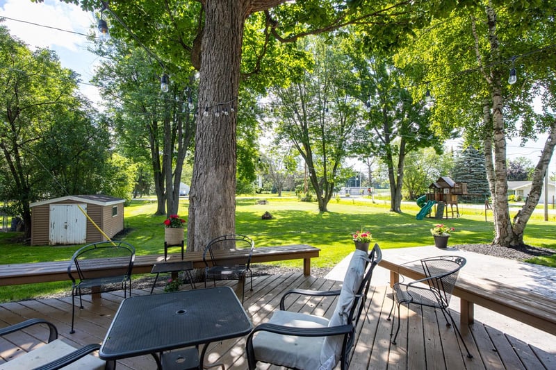2674 Woodcrest Dr, Neenah, WI 54956