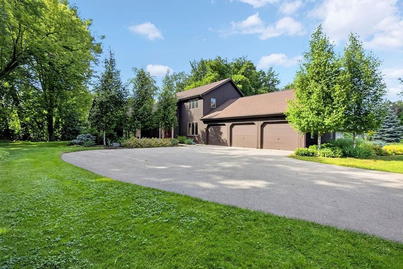 382 Lake Rd, Menasha, WI 54952