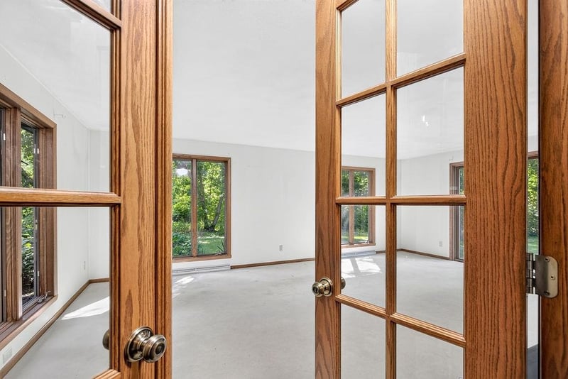 382 Lake Rd, Menasha, WI 54952