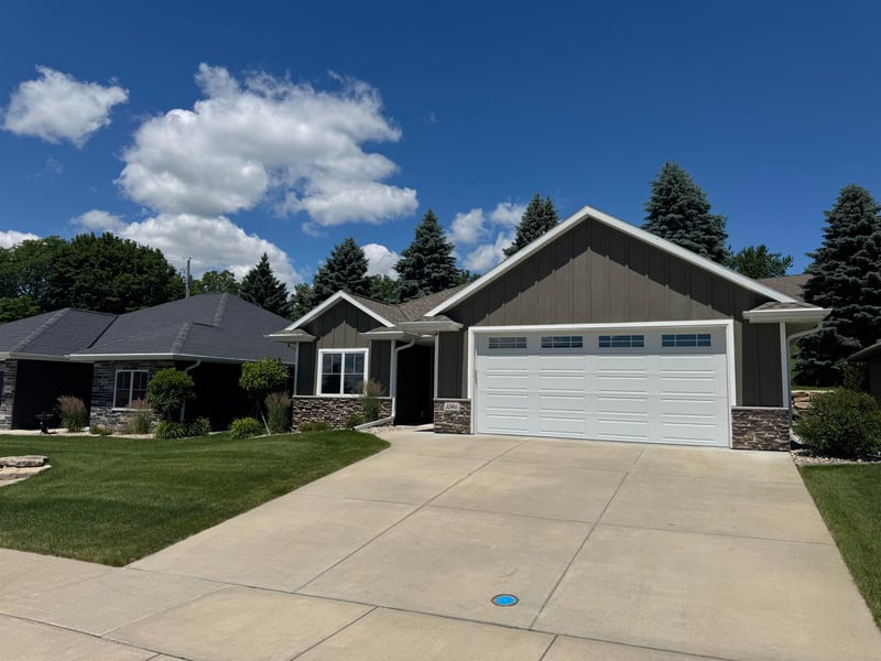 3346 Stone Ridge Dr #13, Green Bay, WI 54313