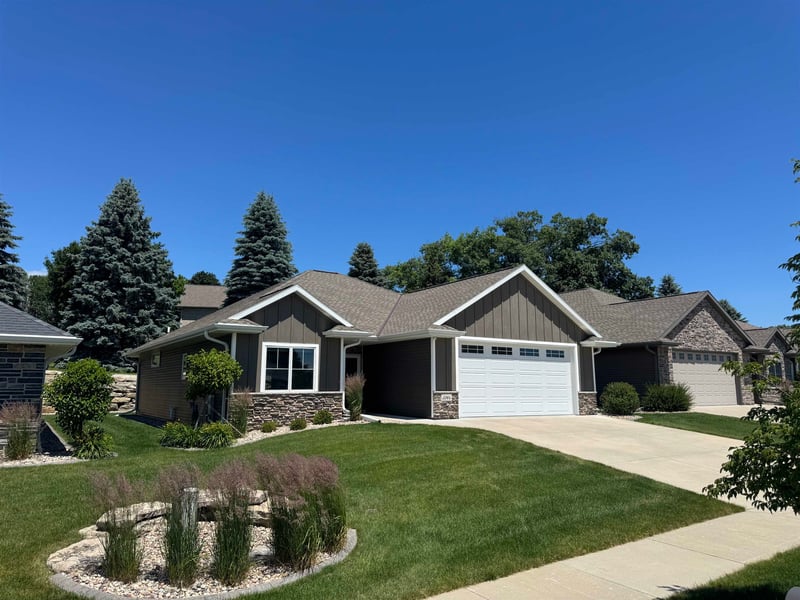 3346 Stone Ridge Dr #13, Green Bay, WI 54313