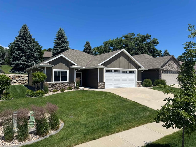 3346 Stone Ridge Dr #13, Green Bay, WI 54313
