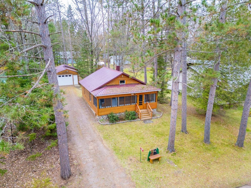 13412 Kresse Ln, Mountain, WI 54149-9501