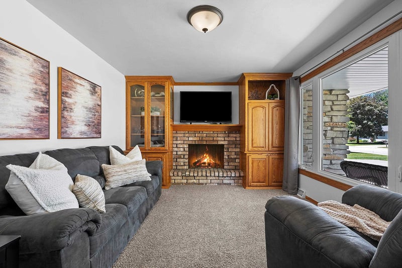 3464 Golf Dr, Green Bay, WI 54311-7647