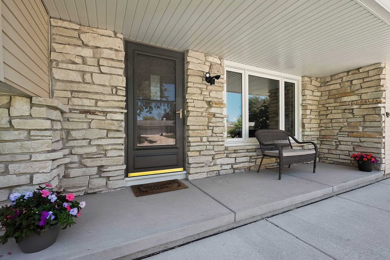 3464 Golf Dr, Green Bay, WI 54311-7647
