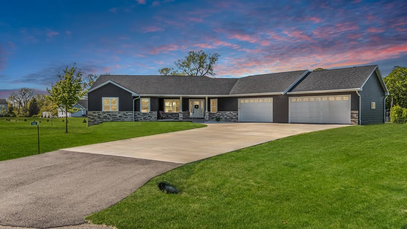5412 Wildwood Ct, Winneconne, WI 54986