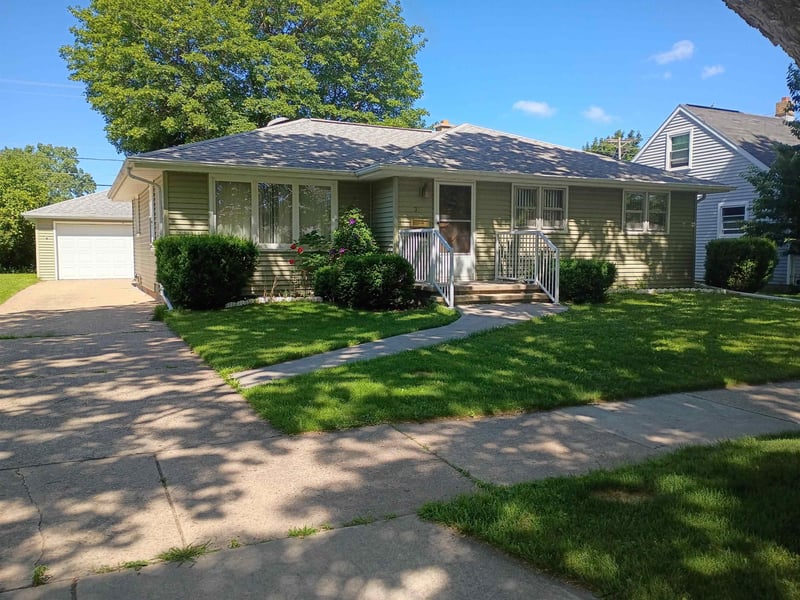 310 Matthew St, Kimberly, WI 54136