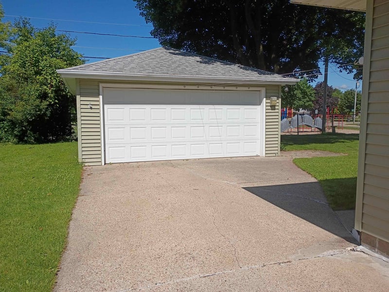 310 Matthew St, Kimberly, WI 54136