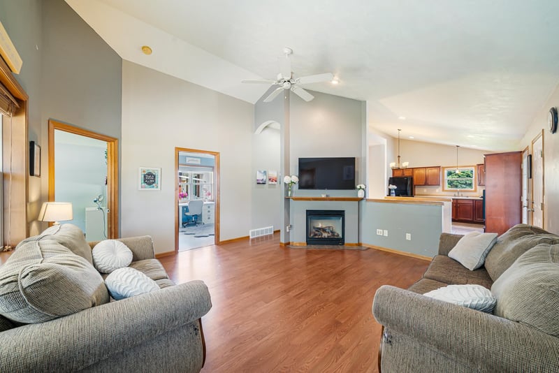 2209 High Meadows Ln, Neenah, WI 54956-0000