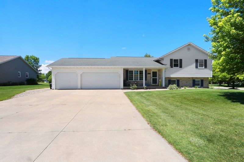 N9443 Handel Dr, Appleton, WI 54915