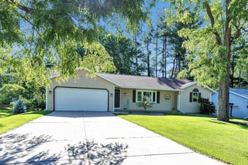 2035 Point Rd, Green Bay, WI 54313