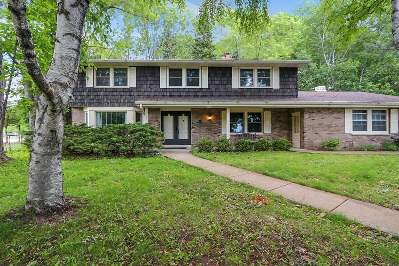 535 Avon Ct, Green Bay, WI 54302-4201