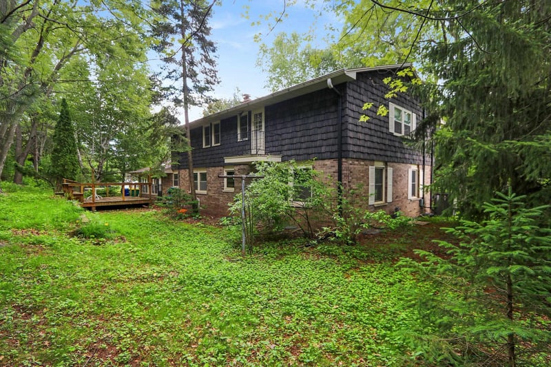535 Avon Ct, Green Bay, WI 54302-4201