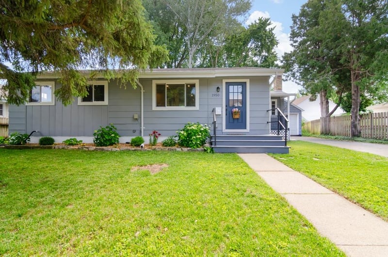 1950 Georgia St, Oshkosh, WI 54902-6744