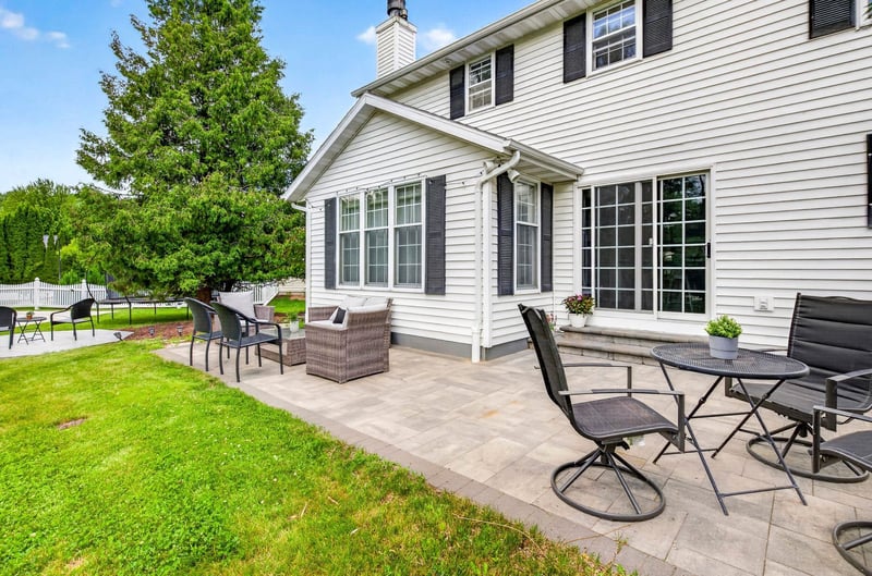 27 Lamplighter Ct, Appleton, WI 54914