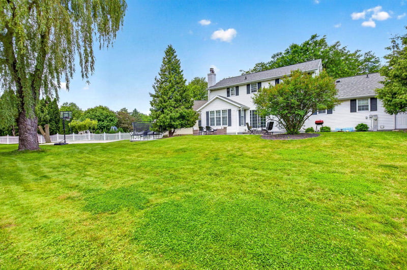 27 Lamplighter Ct, Appleton, WI 54914