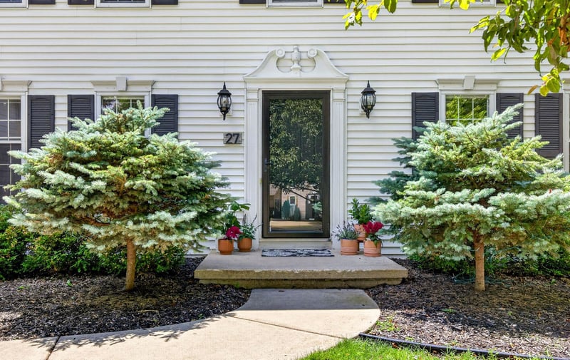 27 Lamplighter Ct, Appleton, WI 54914