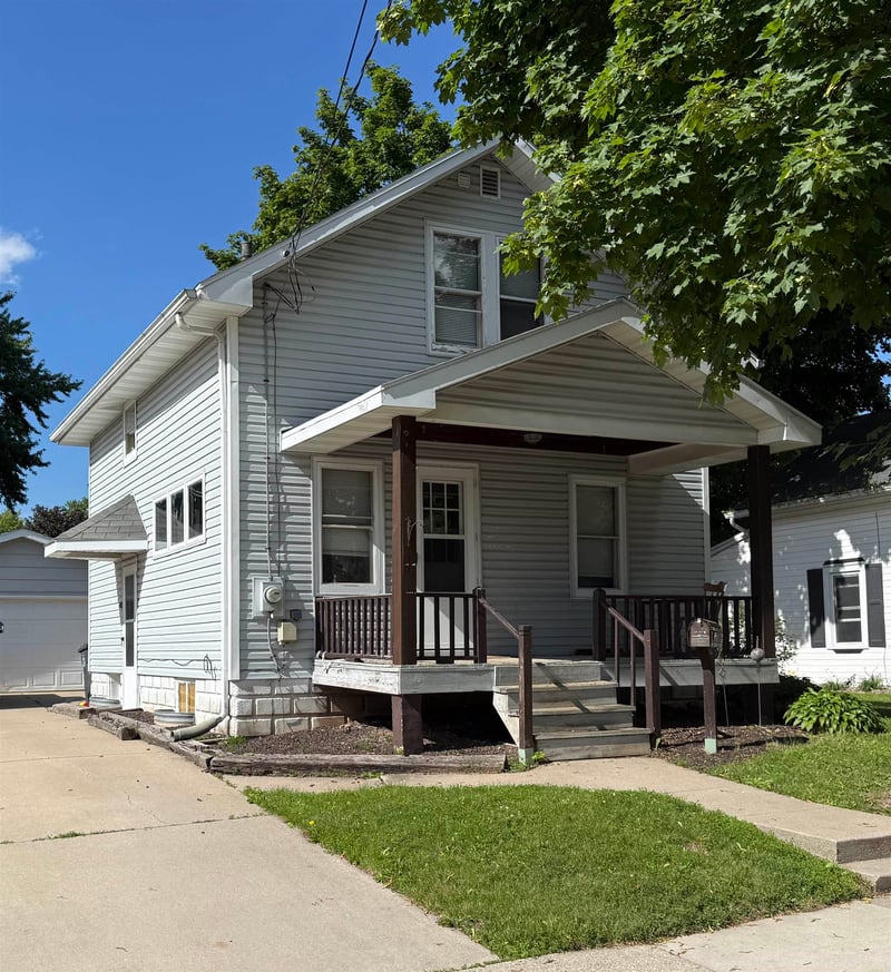 922 Park Ave, Little Chute, WI 54140