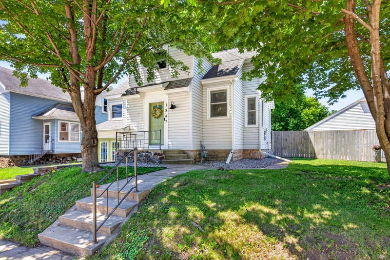 1847 Oregon St, Oshkosh, WI 54902