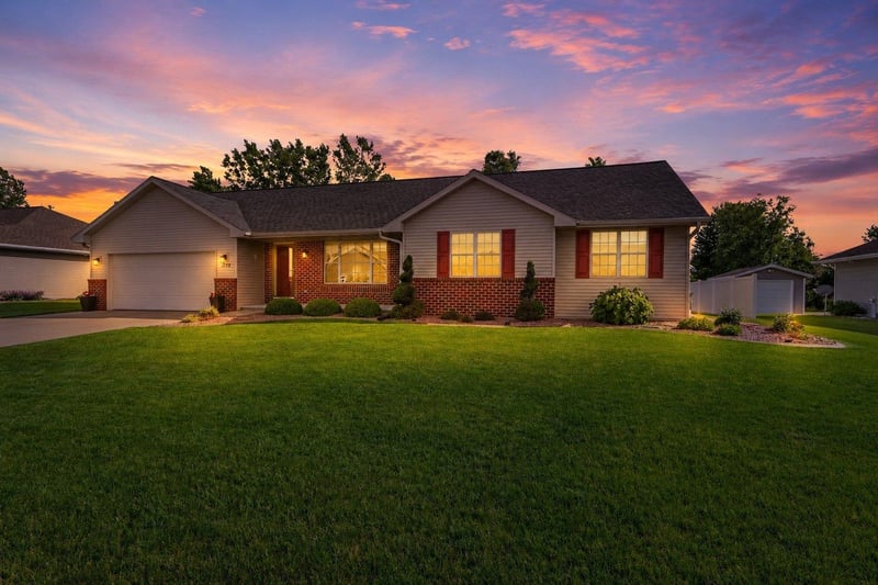 1172 Lansdale Cir, De Pere, WI 54115