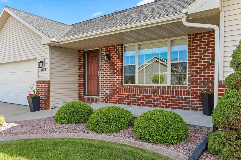 1172 Lansdale Cir, De Pere, WI 54115