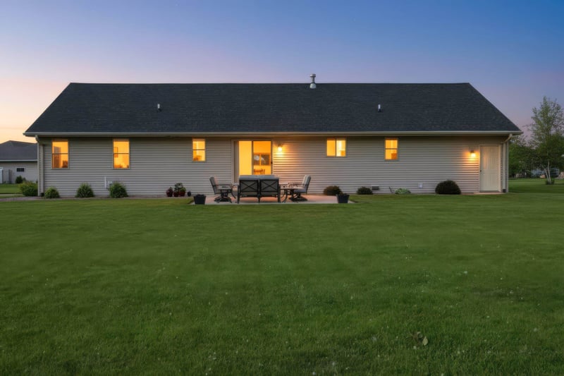 1172 Lansdale Cir, De Pere, WI 54115