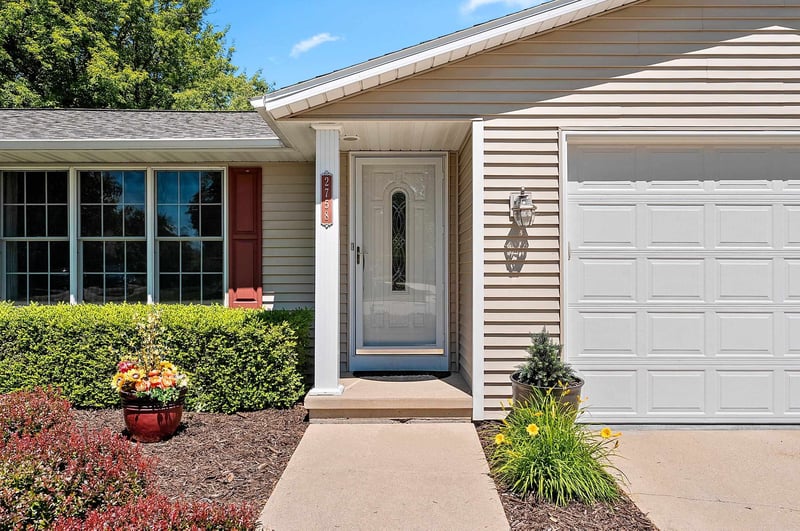 2758 Otto Ct, Green Bay, WI 54313