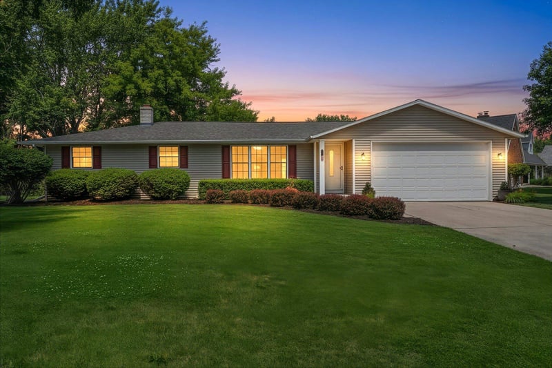 2758 Otto Ct, Green Bay, WI 54313