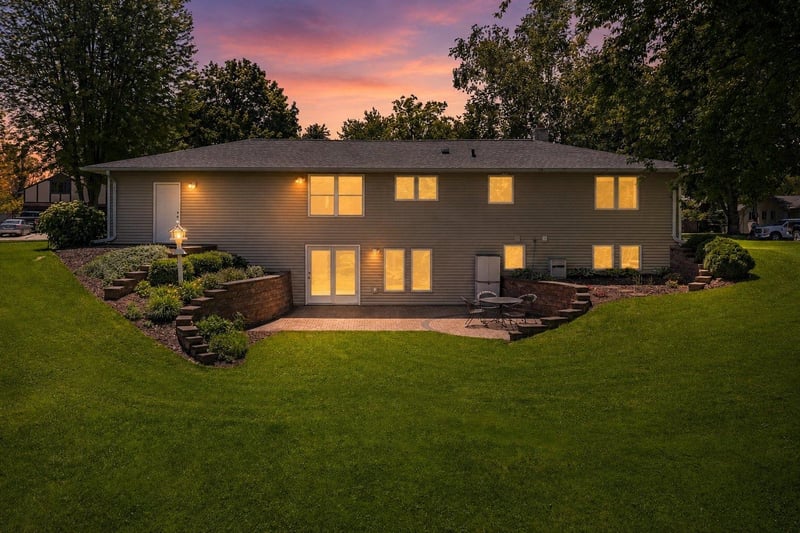 2758 Otto Ct, Green Bay, WI 54313