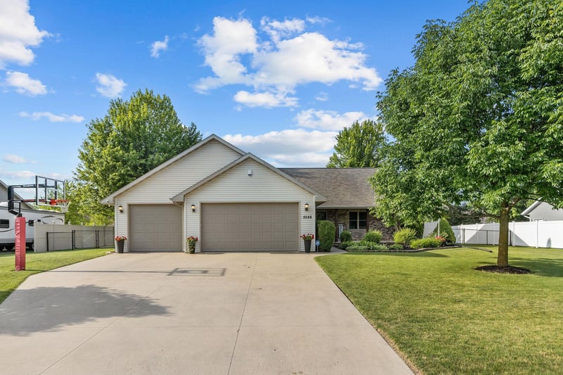 W5546 Mutzy Way, Appleton, WI 54915