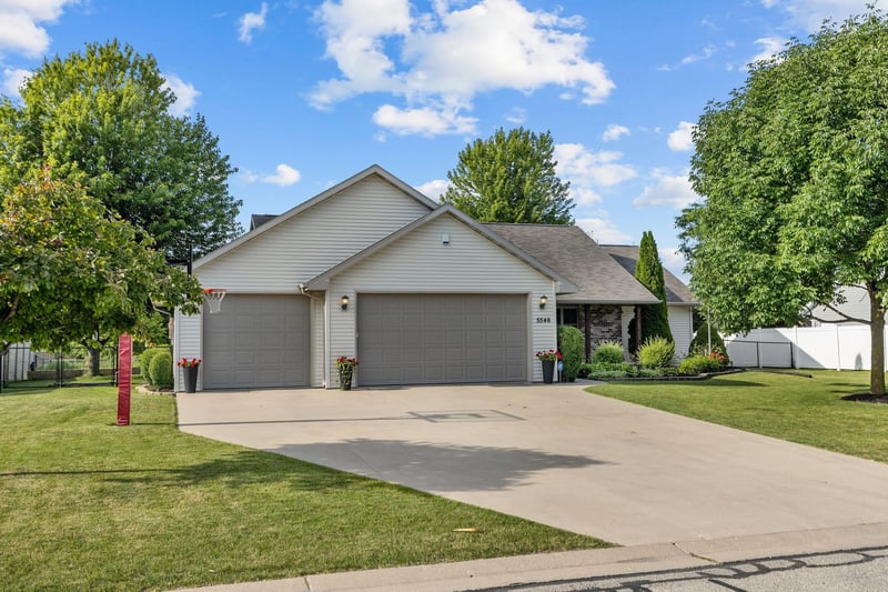 W5546 Mutzy Way, Appleton, WI 54915