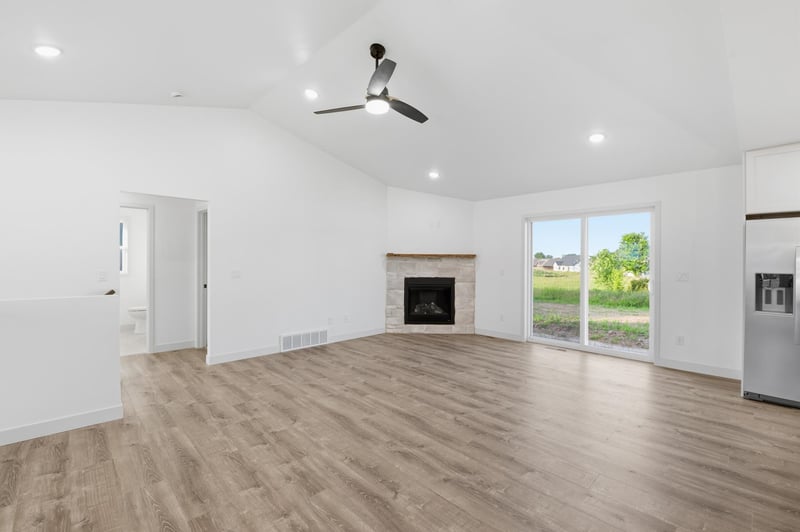 575 Emerald Isle Ct, Wrightstown, WI 54180