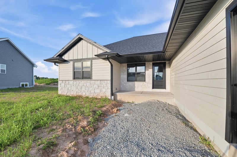 575 Emerald Isle Ct, Wrightstown, WI 54180