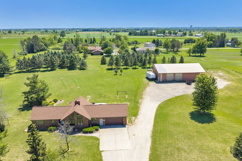 3760 Farmstead Rd, Green Bay, WI 54311-8146
