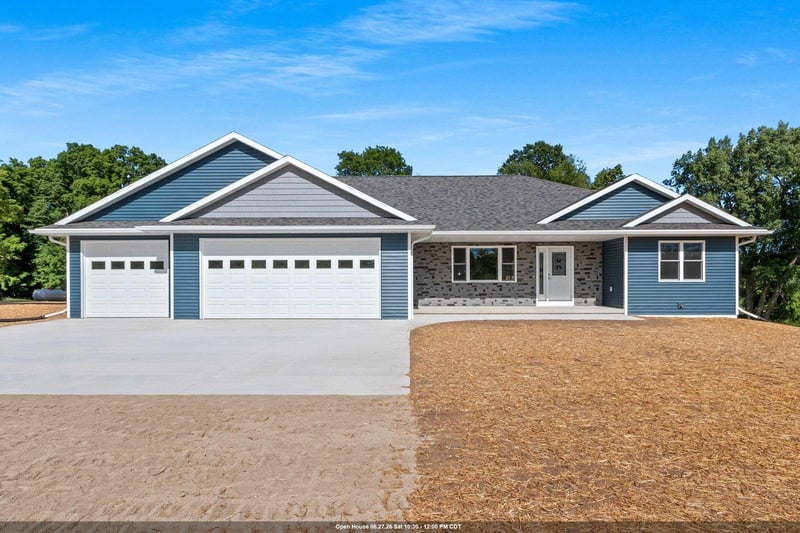7310 Birdie View Ln, Oconto, WI 54153